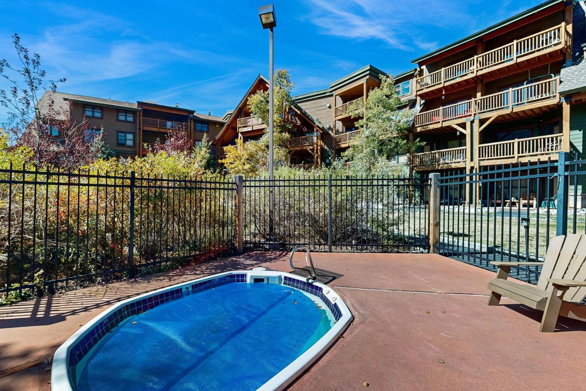 Tenderfoot Lodge Keystone Bilik gambar